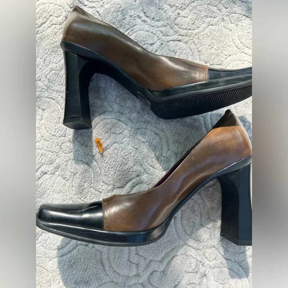 Kenneth Cole New York great shape